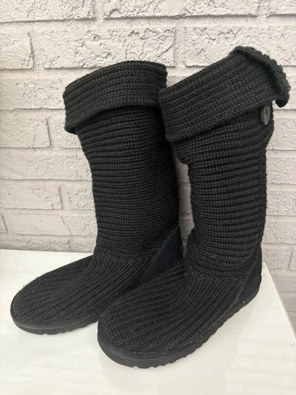 UGG Women ‘s Classic Black Cardy Knit Boots Size 10